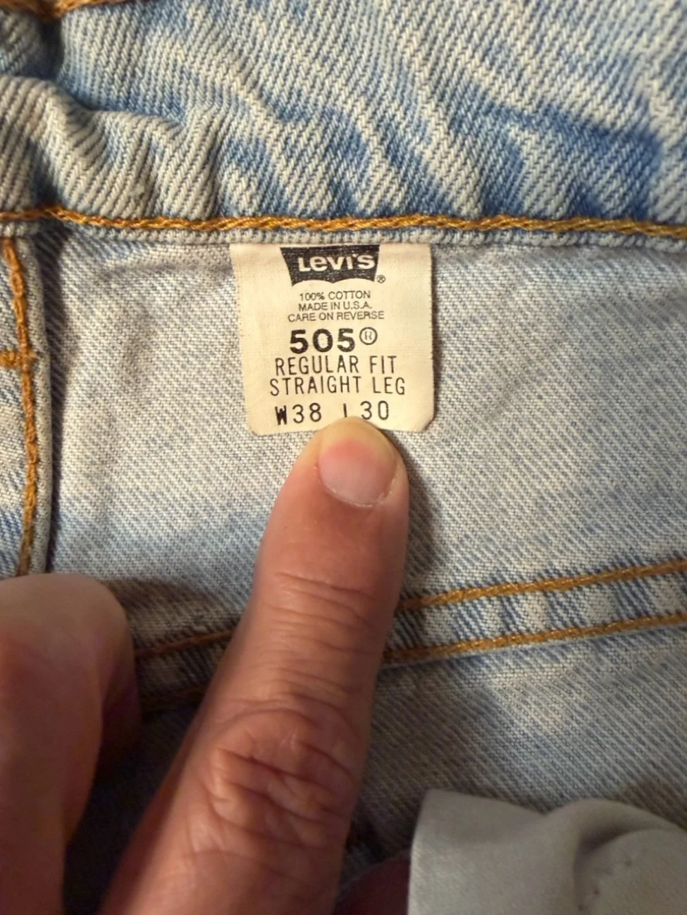 EUC Levi's 505 Men's Light Blue Denim Jeans Classic Straight Fit 38x30 (KB5)